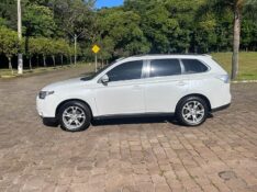 MITSUBISHI OUTLANDER 4X4 3.0 V6 24V 2014/2015 BOSCO AUTOMÓVEIS GUAPORÉ / Carros no Vale