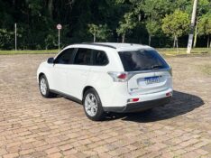 MITSUBISHI OUTLANDER 4X4 3.0 V6 24V 2014/2015 BOSCO AUTOMÓVEIS GUAPORÉ / Carros no Vale