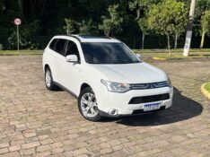 MITSUBISHI OUTLANDER 4X4 3.0 V6 24V 2014/2015 BOSCO AUTOMÓVEIS GUAPORÉ / Carros no Vale