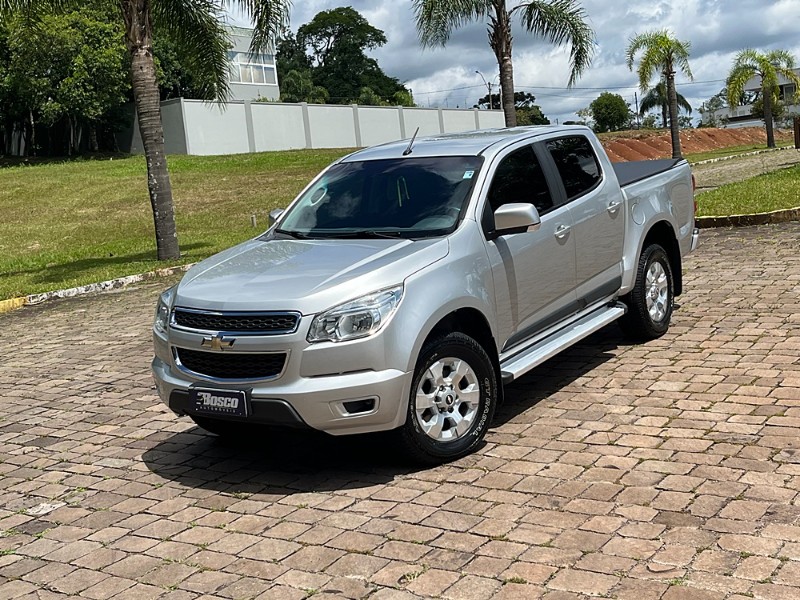 CHEVROLET S10 2.4 LT 4X2 CD 8V FLEX 4P MANUAL 2013/2014 BOSCO AUTOMÓVEIS GUAPORÉ / Carros no Vale