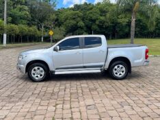 CHEVROLET S10 2.4 LT 4X2 CD 8V FLEX 4P MANUAL 2013/2014 BOSCO AUTOMÓVEIS GUAPORÉ / Carros no Vale