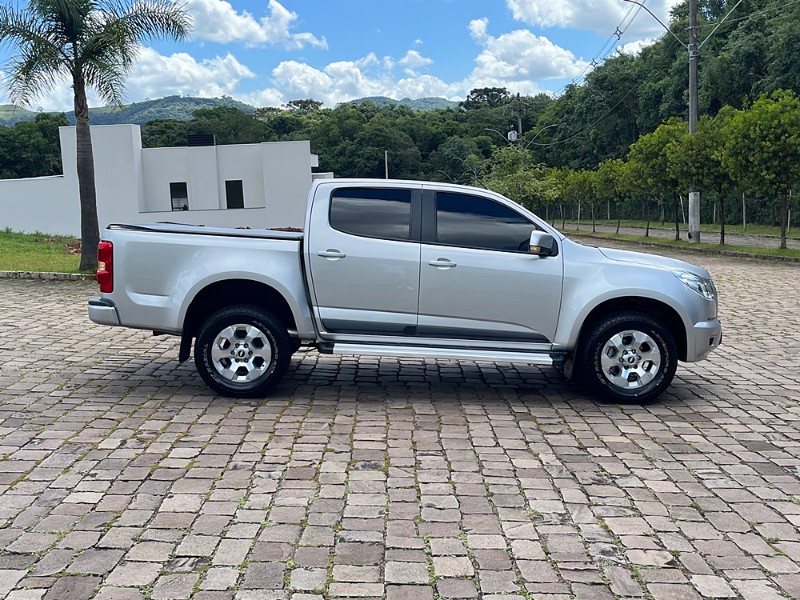 CHEVROLET S10 2.4 LT 4X2 CD 8V FLEX 4P MANUAL 2013/2014 BOSCO AUTOMÓVEIS GUAPORÉ / Carros no Vale