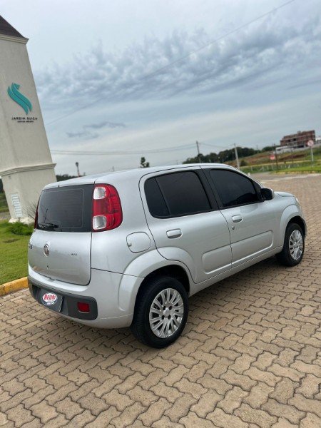 FIAT UNO VIVACE CELEB. 1.0 EVO F.FLEX 8V 5P 2010/2011 NEURI VEÍCULOS LAJEADO / Carros no Vale