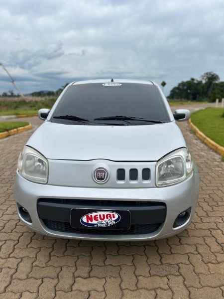 FIAT UNO VIVACE CELEB. 1.0 EVO F.FLEX 8V 5P 2010/2011 NEURI VEÍCULOS LAJEADO / Carros no Vale