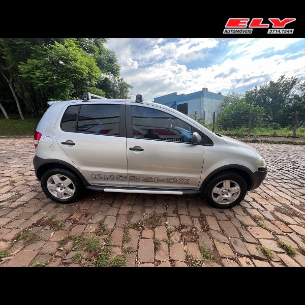 VOLKSWAGEN CROSSFOX 1.6 2006/2006 ELY AUTOMÓVEIS LAJEADO / Carros no Vale