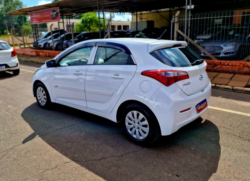 HYUNDAI HB20 1.0 COMFORT 2014/2014 CRUZEIRO MULTIMARCAS CRUZEIRO DO SUL / Carros no Vale