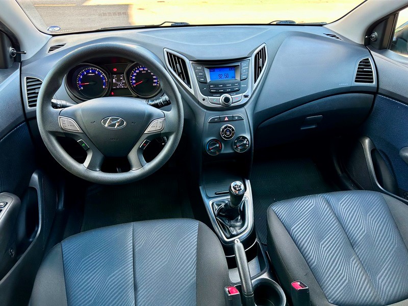 HYUNDAI HB20 COMFORT PLUS 1.6 2014/2014 SÉTIMA VEÍCULOS GUAPORÉ / Carros no Vale