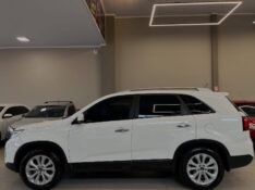 KIA SORENTO 2.4 2014/2014 LEHMEN VEÍCULOS VENÂNCIO AIRES / Carros no Vale