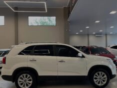 KIA SORENTO 2.4 2014/2014 LEHMEN VEÍCULOS VENÂNCIO AIRES / Carros no Vale