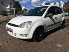 FORD FIESTA SE 1.0 8V FLEX 5P 2004/2004 COMPLETO VEÍCULOS GUAPORÉ / Carros no Vale