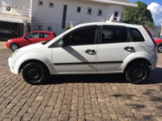 FORD FIESTA SE 1.0 8V FLEX 5P 2004/2004 COMPLETO VEÍCULOS GUAPORÉ / Carros no Vale