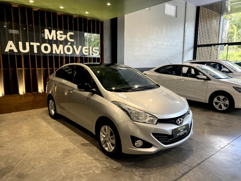 HYUNDAI HB20S 1.6 PREMIUM 16V 2015 2014/2015 M&C AUTOMÓVEIS CAXIAS DO SUL / Carros no Vale