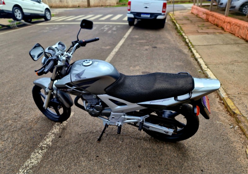 HONDA MOTOS CBX 250 TWISTER 2008/2008 CRUZEIRO MULTIMARCAS CRUZEIRO DO SUL / Carros no Vale