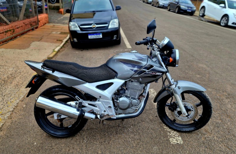 HONDA MOTOS CBX 250 TWISTER 2008/2008 CRUZEIRO MULTIMARCAS CRUZEIRO DO SUL / Carros no Vale