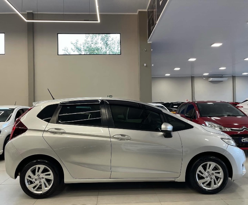 HONDA FIT 1.5 LX 16V 2015/2015 LEHMEN VEÍCULOS VENÂNCIO AIRES / Carros no Vale