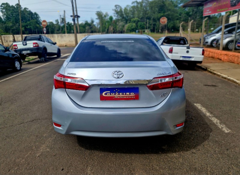 TOYOTA COROLLA 2.0 XEI 2015/2015 CRUZEIRO MULTIMARCAS CRUZEIRO DO SUL / Carros no Vale