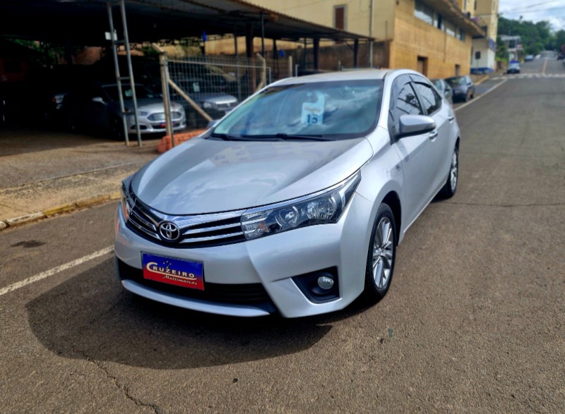 TOYOTA COROLLA 2.0 XEI 2015/2015 CRUZEIRO MULTIMARCAS CRUZEIRO DO SUL / Carros no Vale