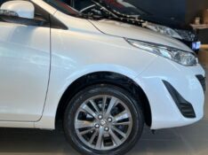 TOYOTA YARIS 1.5 XL SEDAN 16V 2020/2021 JM AUTOMÓVEIS VENÂNCIO AIRES / Carros no Vale