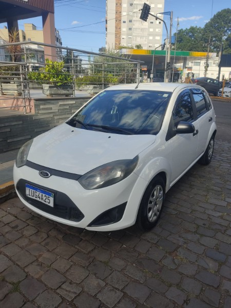 FORD FIESTA FLEX 1.0 COMPLETO 2013/2013 ALTERNATIVA VEÍCULOS LAJEADO / Carros no Vale