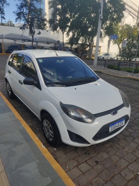 FORD FIESTA FLEX 1.0 COMPLETO 2013/2013 ALTERNATIVA VEÍCULOS LAJEADO / Carros no Vale