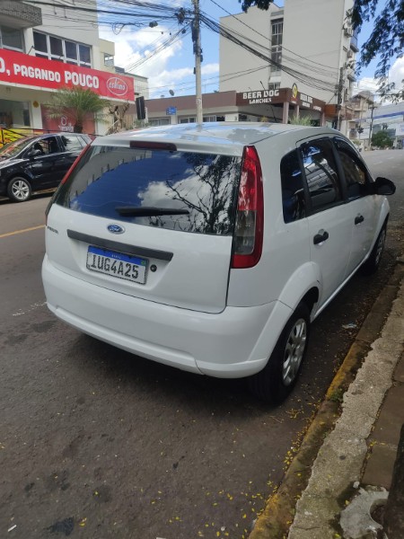 FORD FIESTA FLEX 1.0 COMPLETO 2013/2013 ALTERNATIVA VEÍCULOS LAJEADO / Carros no Vale