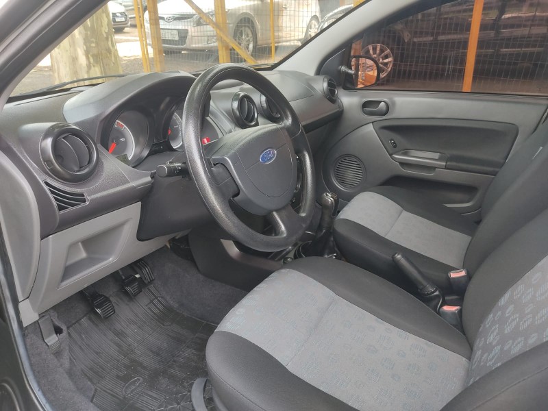 FORD FIESTA FLEX 1.0 COMPLETO 2013/2013 ALTERNATIVA VEÍCULOS LAJEADO / Carros no Vale