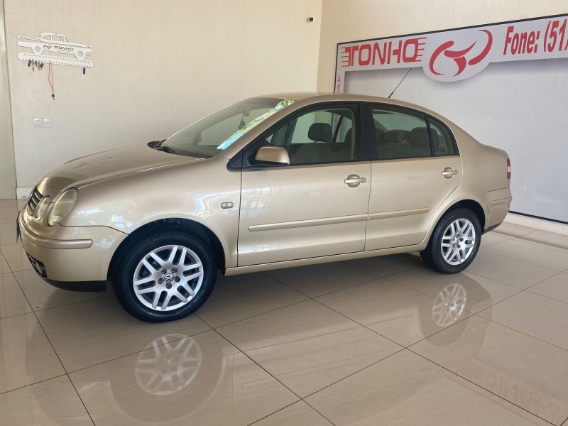 VOLKSWAGEN POLO SEDAN 1.6 8V GASOLINA 4P MANUAL 2002/2003 TONHO AUTOMÓVEIS LAJEADO / Carros no Vale