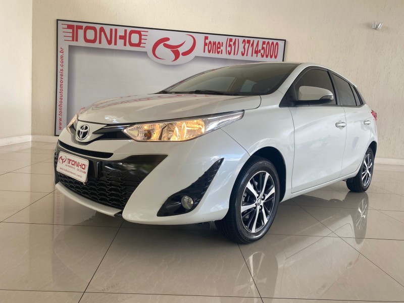 TOYOTA YARIS 1.5 XS 16V 2018/2019 TONHO AUTOMÓVEIS LAJEADO / Carros no Vale