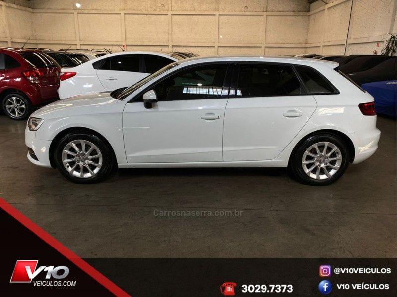 AUDI A3 1.4 TFSI SPORTBACK 16V S-TRONIC 2015/2016 V10 VEÍCULOS CAXIAS DO SUL / Carros no Vale