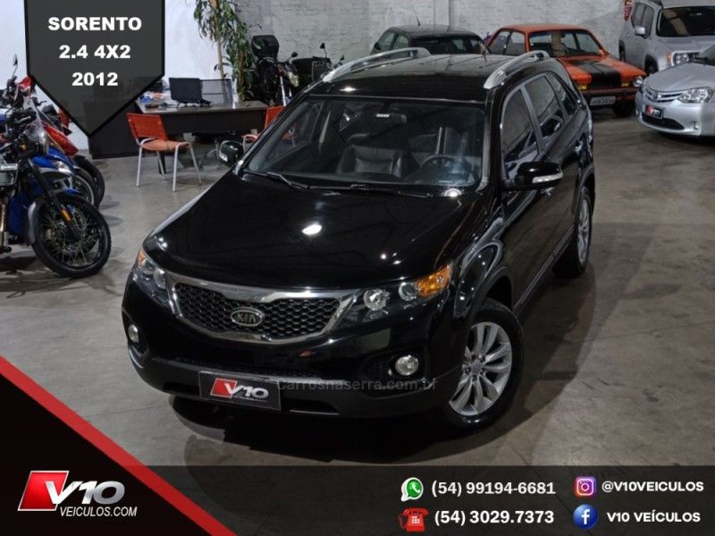 KIA SORENTO 2.4 EX 4X2 16V 2012/2012 V10 VEÍCULOS CAXIAS DO SUL / Carros no Vale