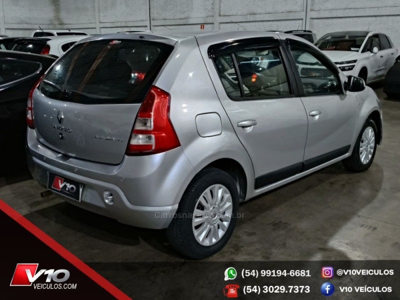 RENAULT SANDERO 1.6 PRIVILÉGE 16V 2013/2013 V10 VEÍCULOS CAXIAS DO SUL / Carros no Vale