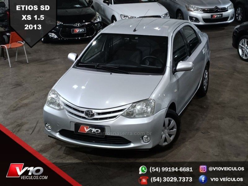 TOYOTA ETIOS 1.5 XS 16V 2013/2013 V10 VEÍCULOS CAXIAS DO SUL / Carros no Vale