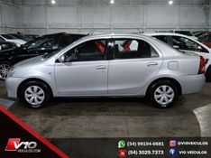 TOYOTA ETIOS 1.5 XS 16V 2013/2013 V10 VEÍCULOS CAXIAS DO SUL / Carros no Vale