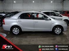 TOYOTA ETIOS 1.5 XS 16V 2013/2013 V10 VEÍCULOS CAXIAS DO SUL / Carros no Vale