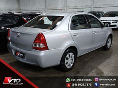 TOYOTA ETIOS 1.5 XS 16V 2013/2013 V10 VEÍCULOS CAXIAS DO SUL / Carros no Vale