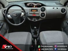 TOYOTA ETIOS 1.5 XS 16V 2013/2013 V10 VEÍCULOS CAXIAS DO SUL / Carros no Vale