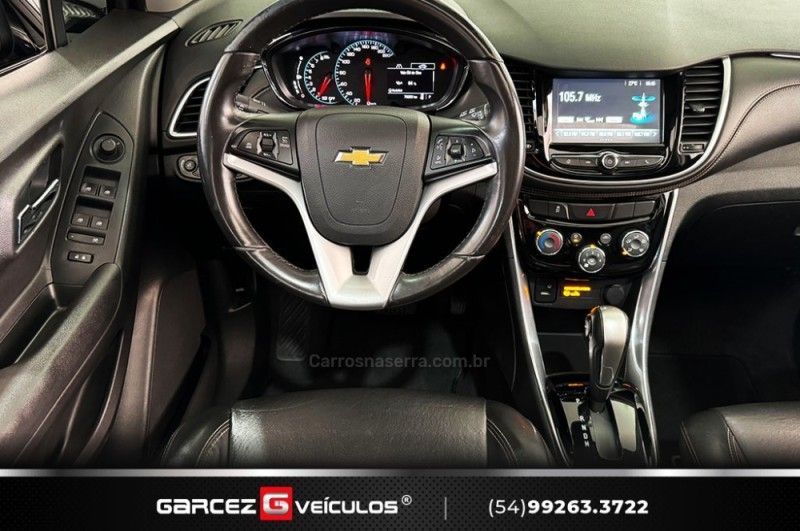 CHEVROLET TRACKER 1.4 16V PREMIER TURBO 2017/2018 GARCEZ VEÍCULOS BENTO GONÇALVES / Carros no Vale