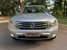 RENAULT DUSTER 1.6 DYNAMIQUE 4X2 16V 2013/2014 KASPER VEÍCULOS DOIS IRMÃOS / Carros no Vale