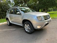 RENAULT DUSTER 1.6 DYNAMIQUE 4X2 16V 2013/2014 KASPER VEÍCULOS DOIS IRMÃOS / Carros no Vale