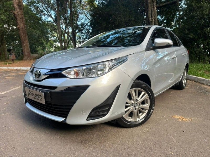 TOYOTA YARIS 1.5 XL PLUS CONNECT 16V 2021/2022 KASPER VEÍCULOS DOIS IRMÃOS / Carros no Vale