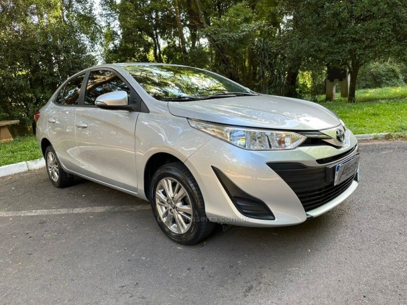 TOYOTA YARIS 1.5 XL PLUS CONNECT 16V 2021/2022 KASPER VEÍCULOS DOIS IRMÃOS / Carros no Vale