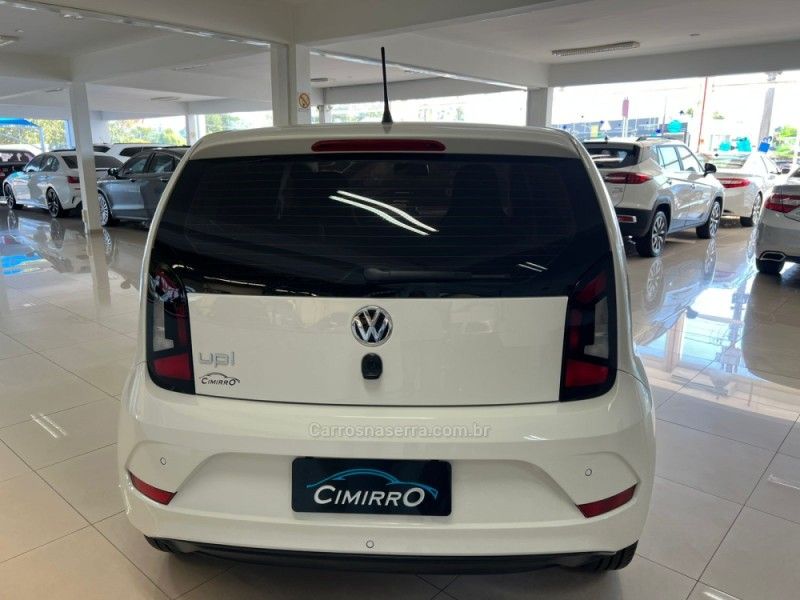 VOLKSWAGEN UP 1.0 MPI MOVE UP 12V 2017/2018 CIMIRRO AUTOMÓVEIS TAQUARA / Carros no Vale