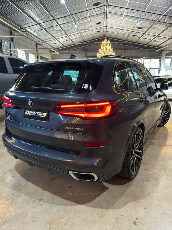 BMW X5 3.0 4X4 30D I6 TURBO 2019/2019 DL MOTORS LAJEADO / Carros no Vale