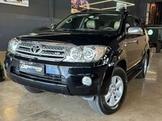 TOYOTA HILUX SW4 4.0 SRX 4X4 7 LUGARES V6 24V 2009/2009 DL MOTORS LAJEADO / Carros no Vale