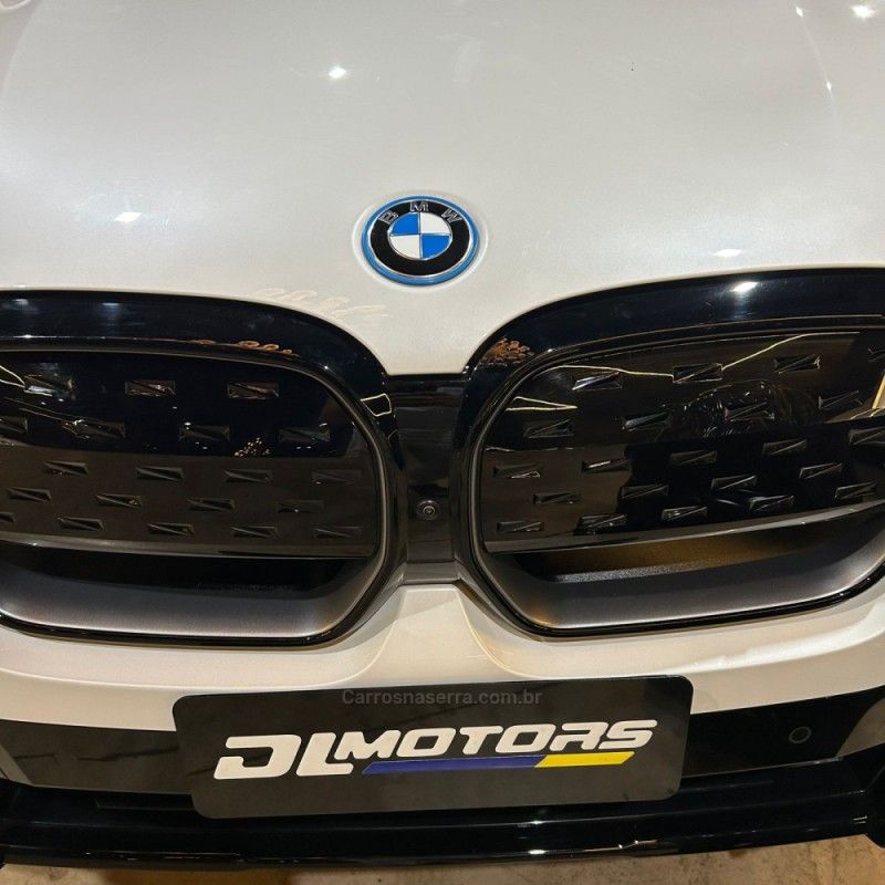 BMW IX3 M SPORT ELÉTRICO 2024/2024 DL MOTORS LAJEADO / Carros no Vale