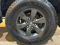 TOYOTA HILUX 2.7 SRV 4X4 CD 16V 2015/2015 DL MOTORS LAJEADO / Carros no Vale