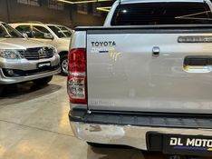 TOYOTA HILUX 2.7 SRV 4X4 CD 16V 2015/2015 DL MOTORS LAJEADO / Carros no Vale