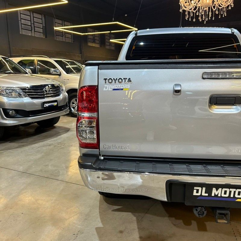 TOYOTA HILUX 2.7 SRV 4X4 CD 16V 2015/2015 DL MOTORS LAJEADO / Carros no Vale