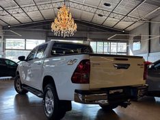 TOYOTA HILUX 2.8 SRV 4X4 CD 16V 2017/2018 DL MOTORS LAJEADO / Carros no Vale