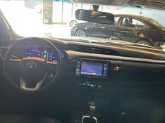 TOYOTA HILUX 2.8 SRV 4X4 CD 16V 2017/2018 DL MOTORS LAJEADO / Carros no Vale